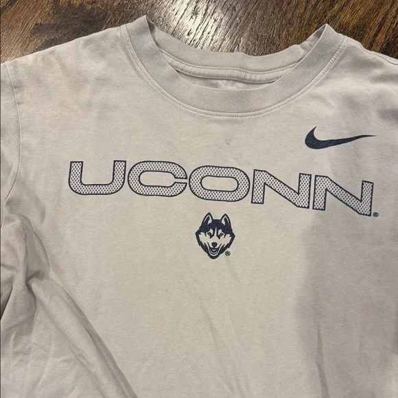 Nike UConn White Long Sleeve Tee used - Picture 2 of 5